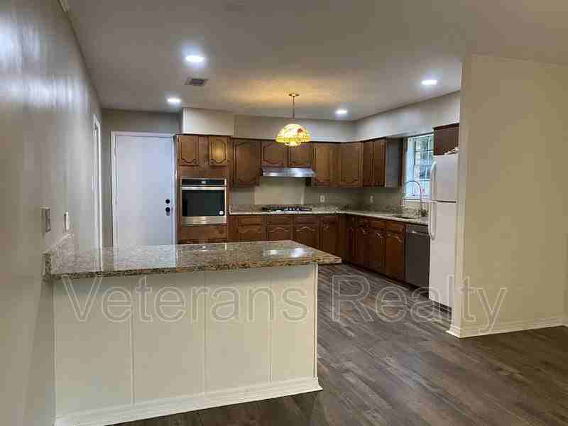 2411 Sunkist Country Club Rd - Photo 6 of 24