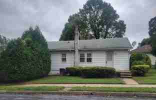 featured image of 1087 Commonwealth Blvd