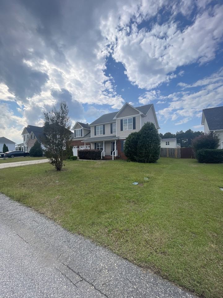 29 Summerseat Way - Photo 2 of 32