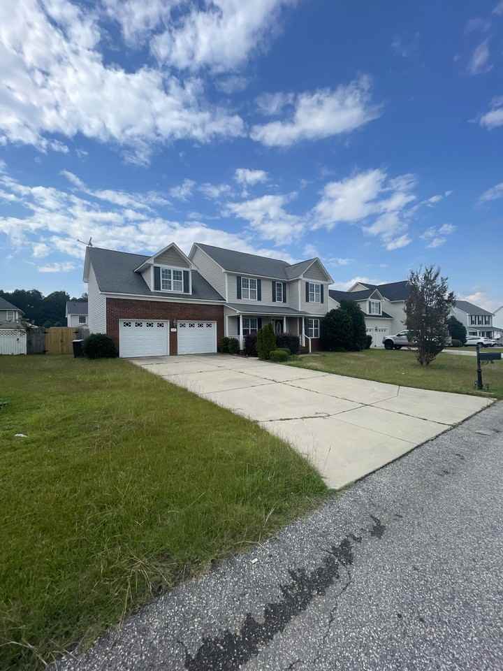 29 Summerseat Way - Photo 3 of 32