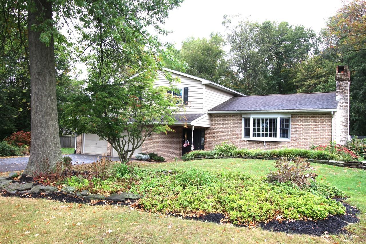 153 Skyline Dr - Photo 2 of 25