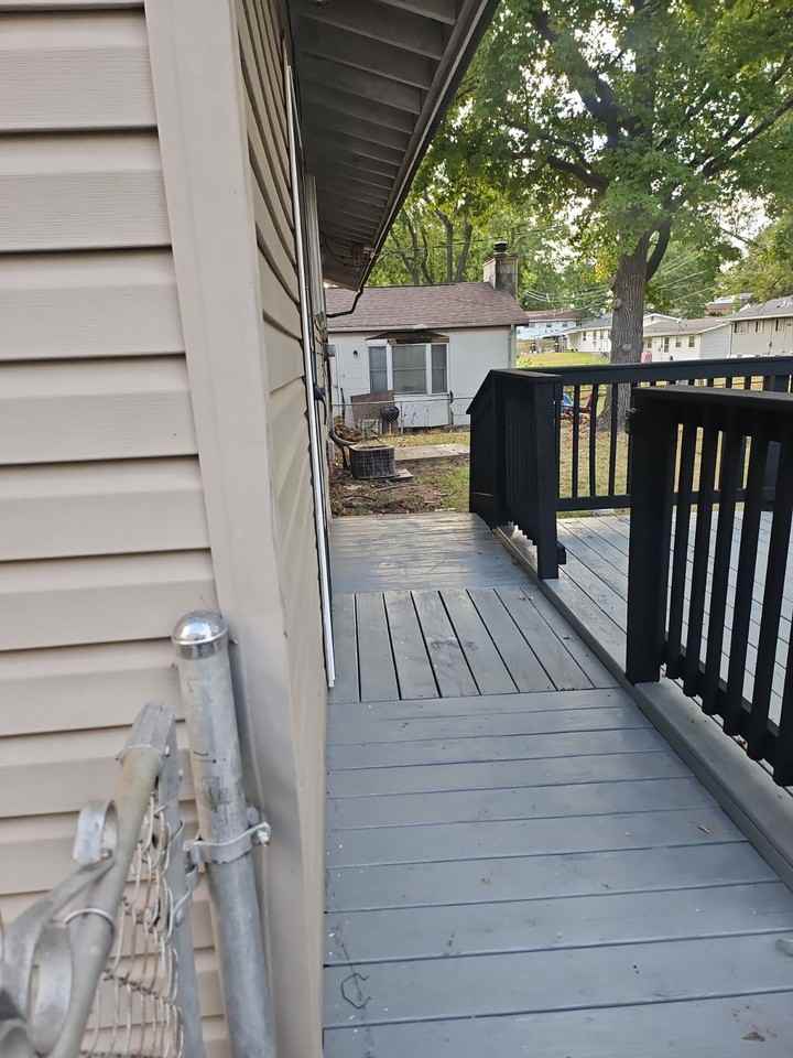 1523 Saint Ives Dr - Photo 3 of 20