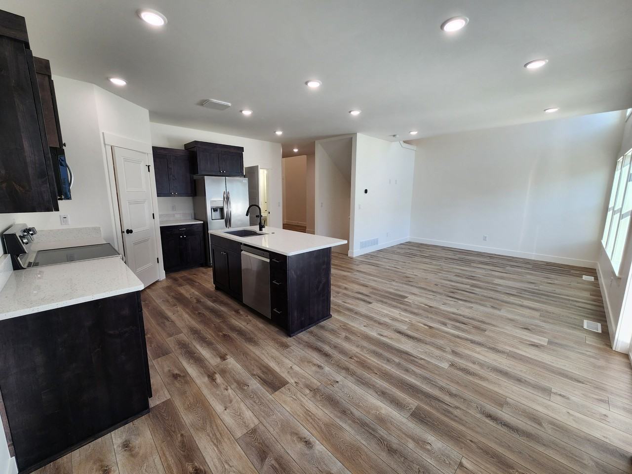 3028 Malakai Ct - Photo 6 of 19