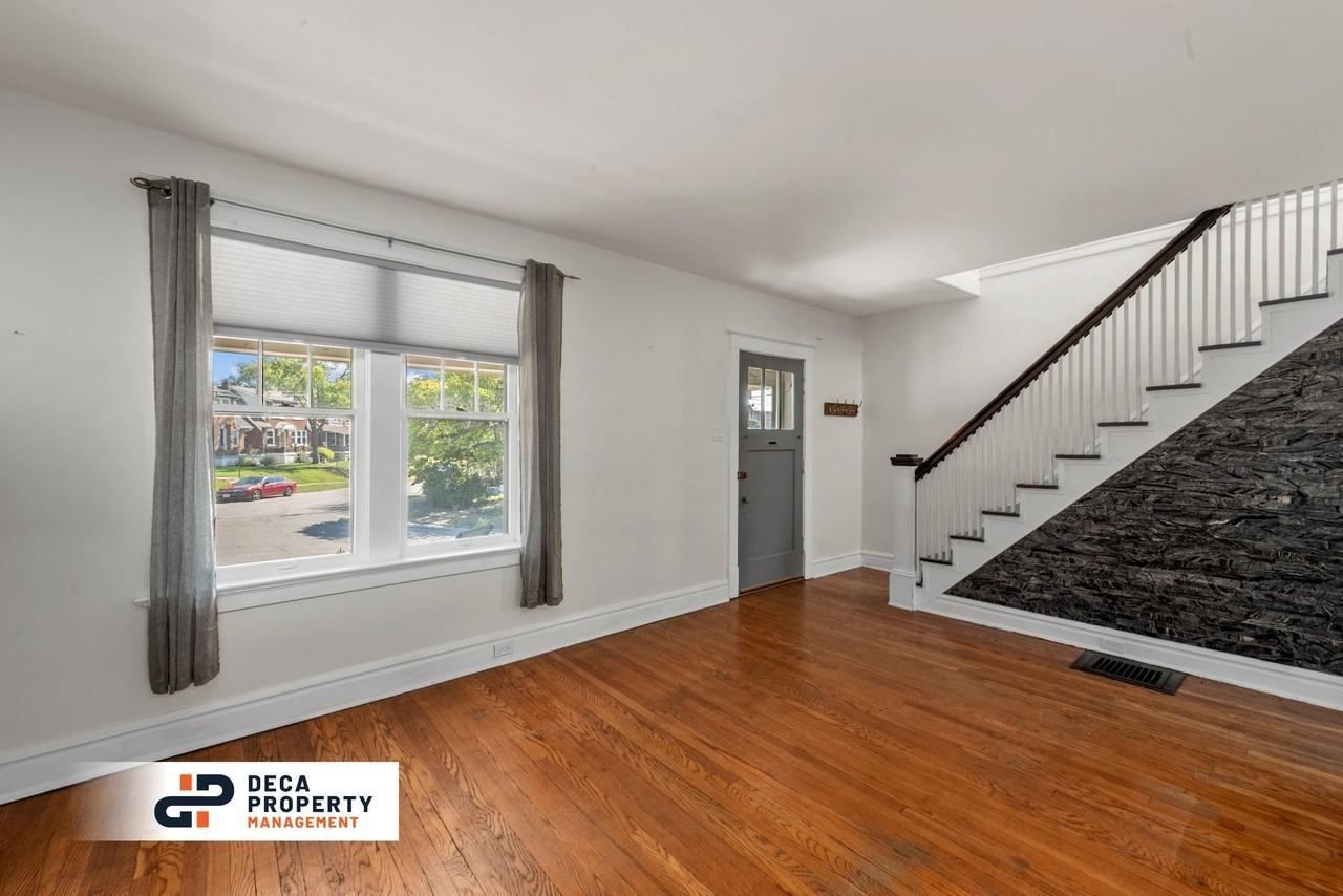 2821 Sulphur Ave - Photo 3 of 17