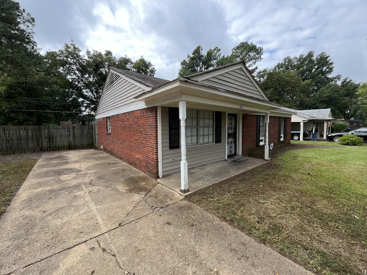 1311 Abernathy Rd - Photo 3 of 20