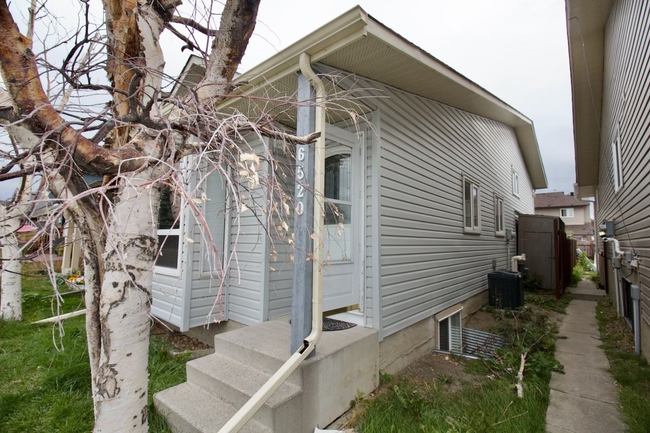 6520 Martingrove Dr Ne - Photo 4 of 25