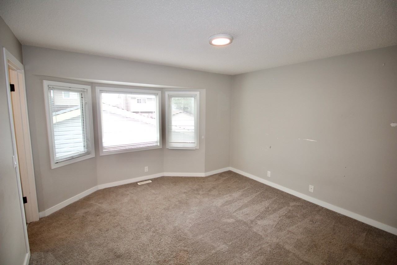 6520 Martingrove Dr Ne - Photo 5 of 25