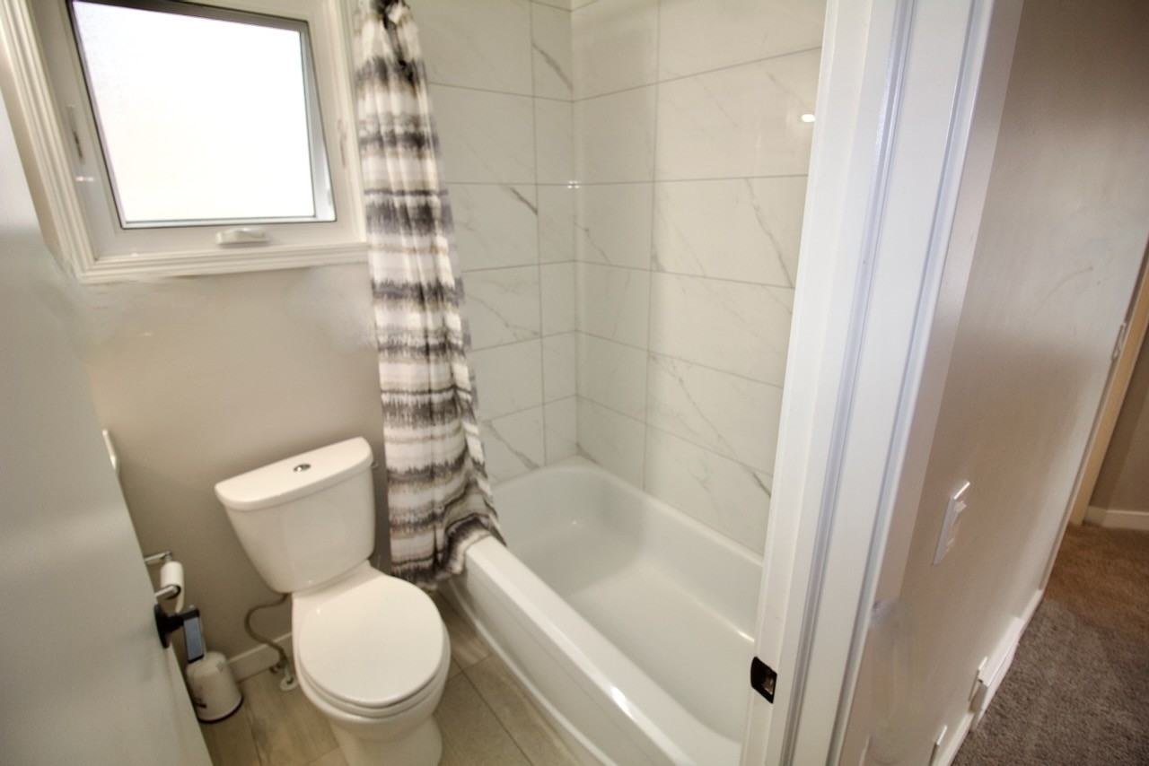 6520 Martingrove Dr Ne - Photo 6 of 25