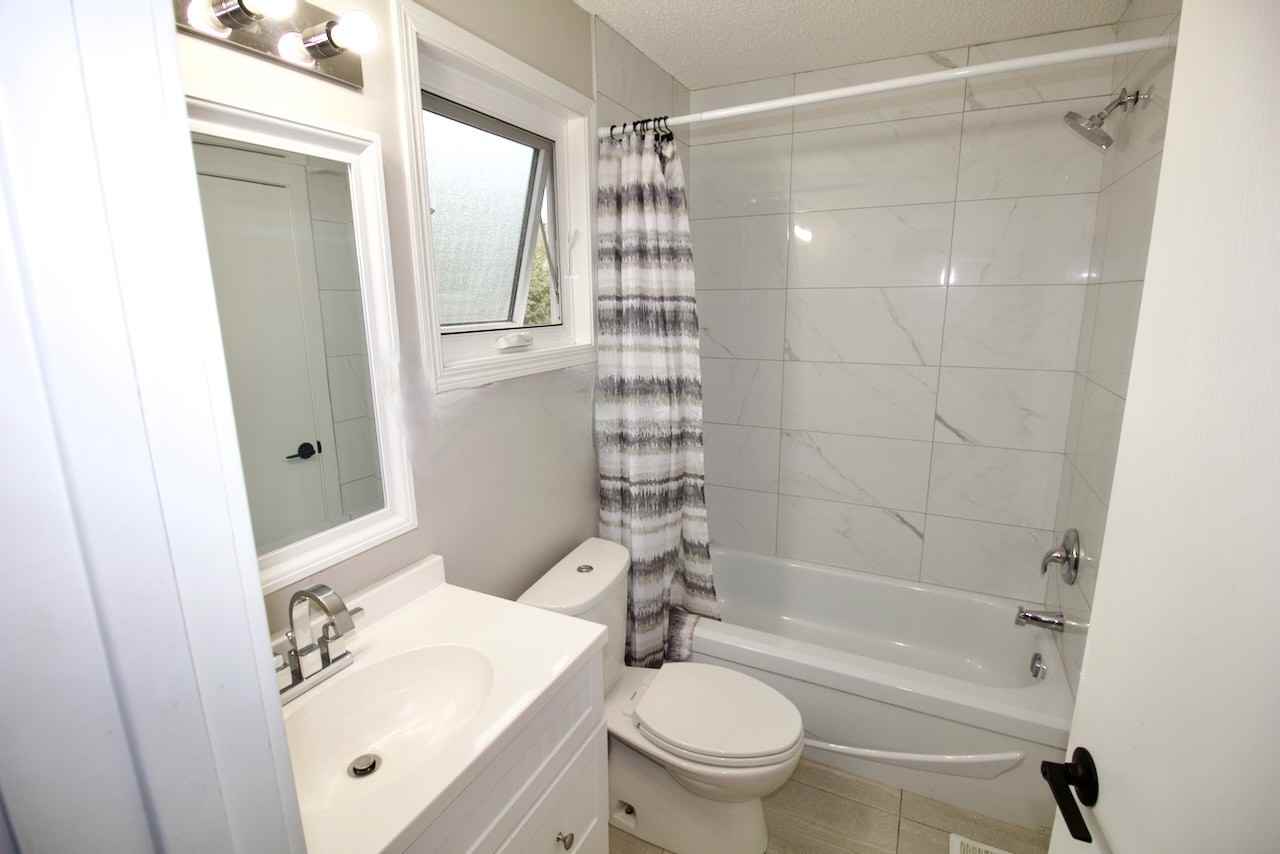 6520 Martingrove Dr Ne - Photo 7 of 25