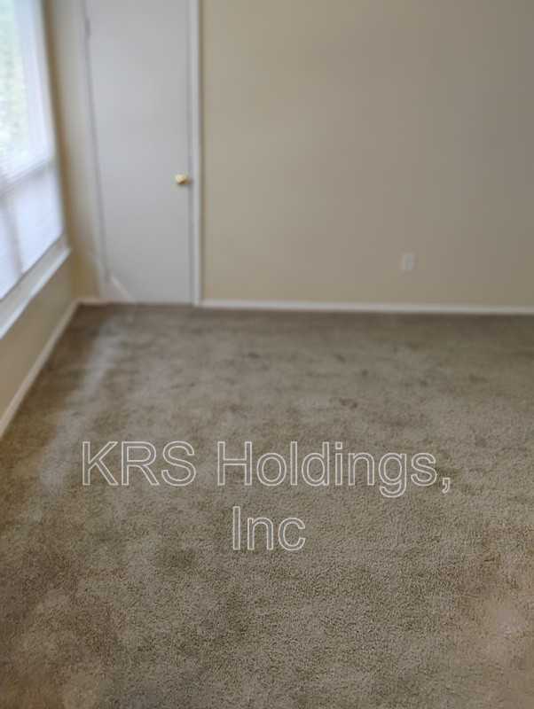 1231 Nelson St #C - Photo 2 of 8