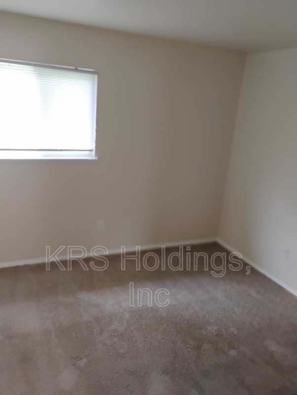 1231 Nelson St #C - Photo 5 of 8