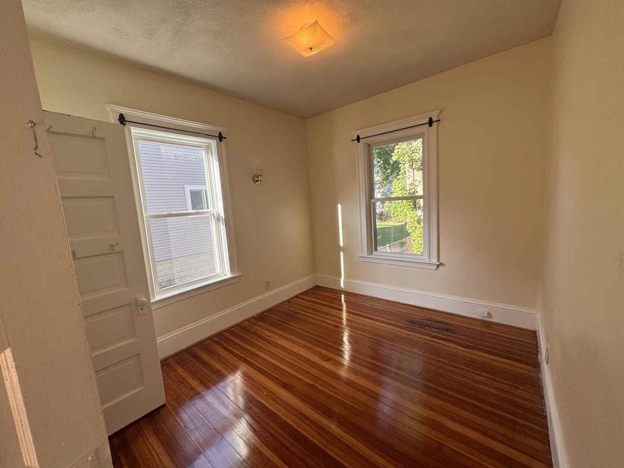 44 Wilson Ave - Photo 7 of 22