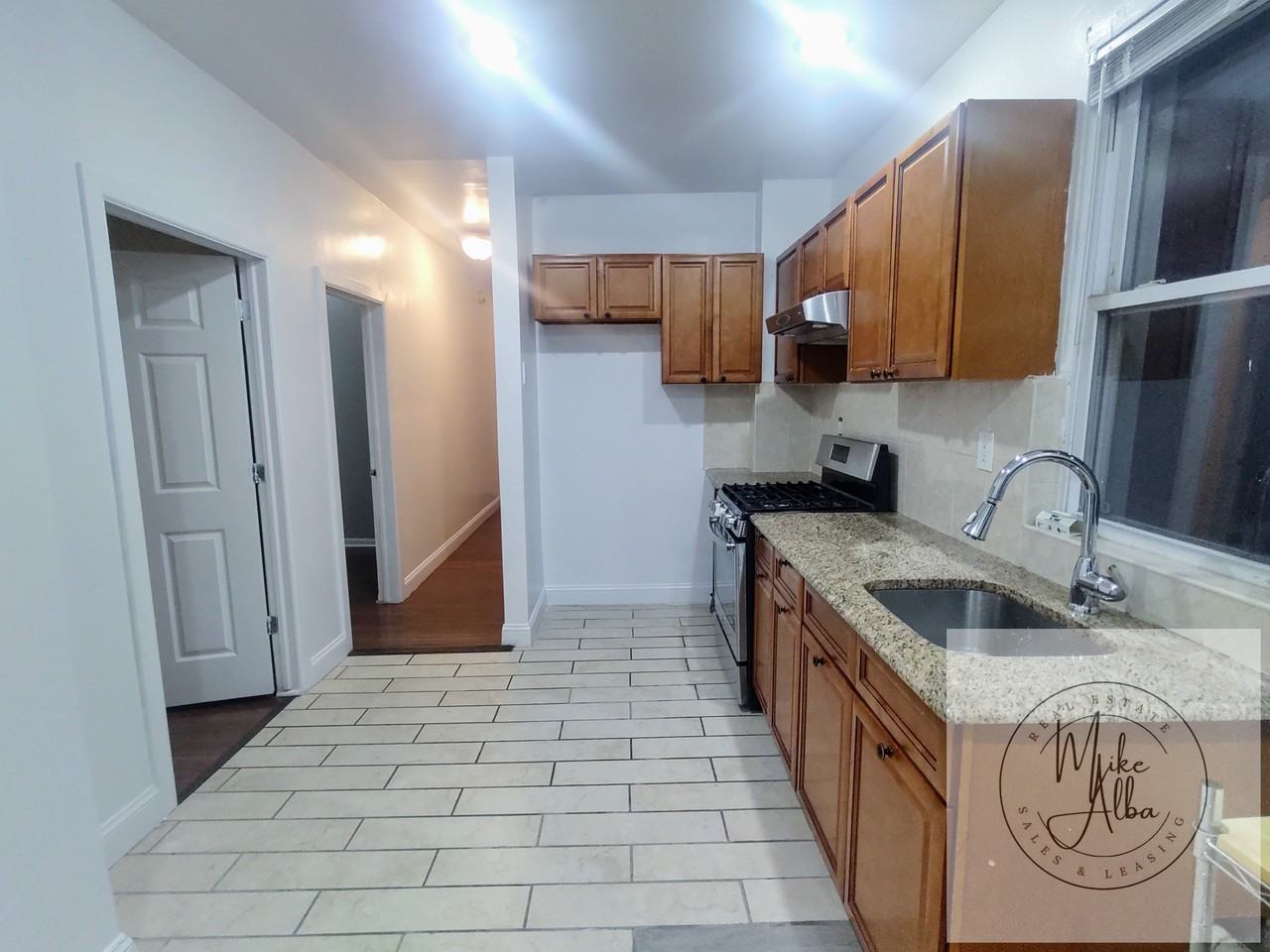 1517 Roselle Street 2 - Photo 3 of 20