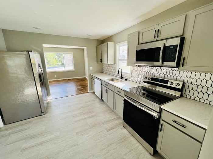 115 Grandview Ave - Photo 2 of 11