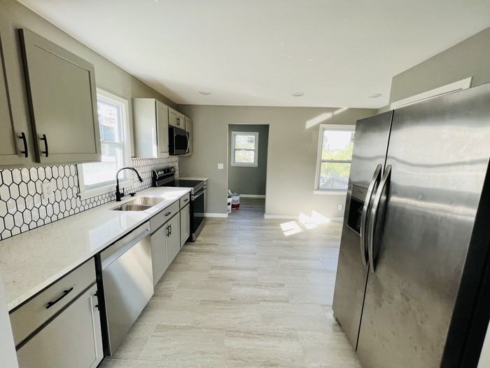 115 Grandview Ave - Photo 3 of 11