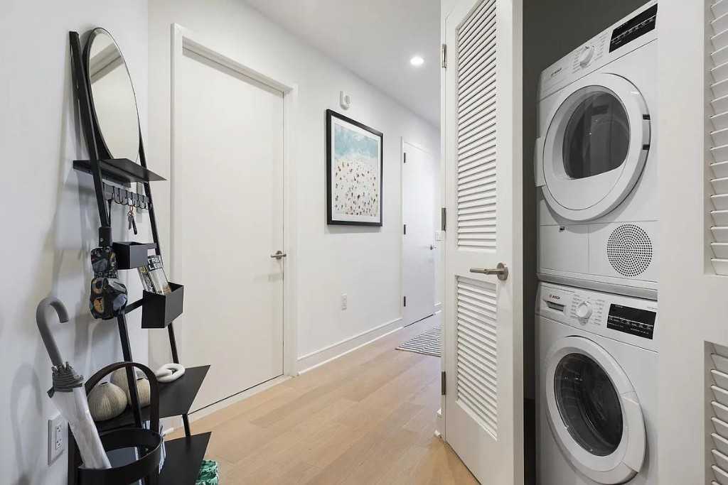 Court Sq #7A - Photo 3 of 11