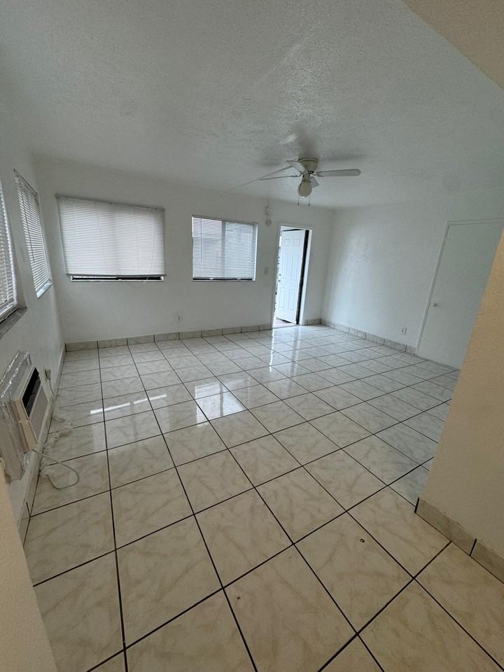 Aven Florida - Photo 2 of 7