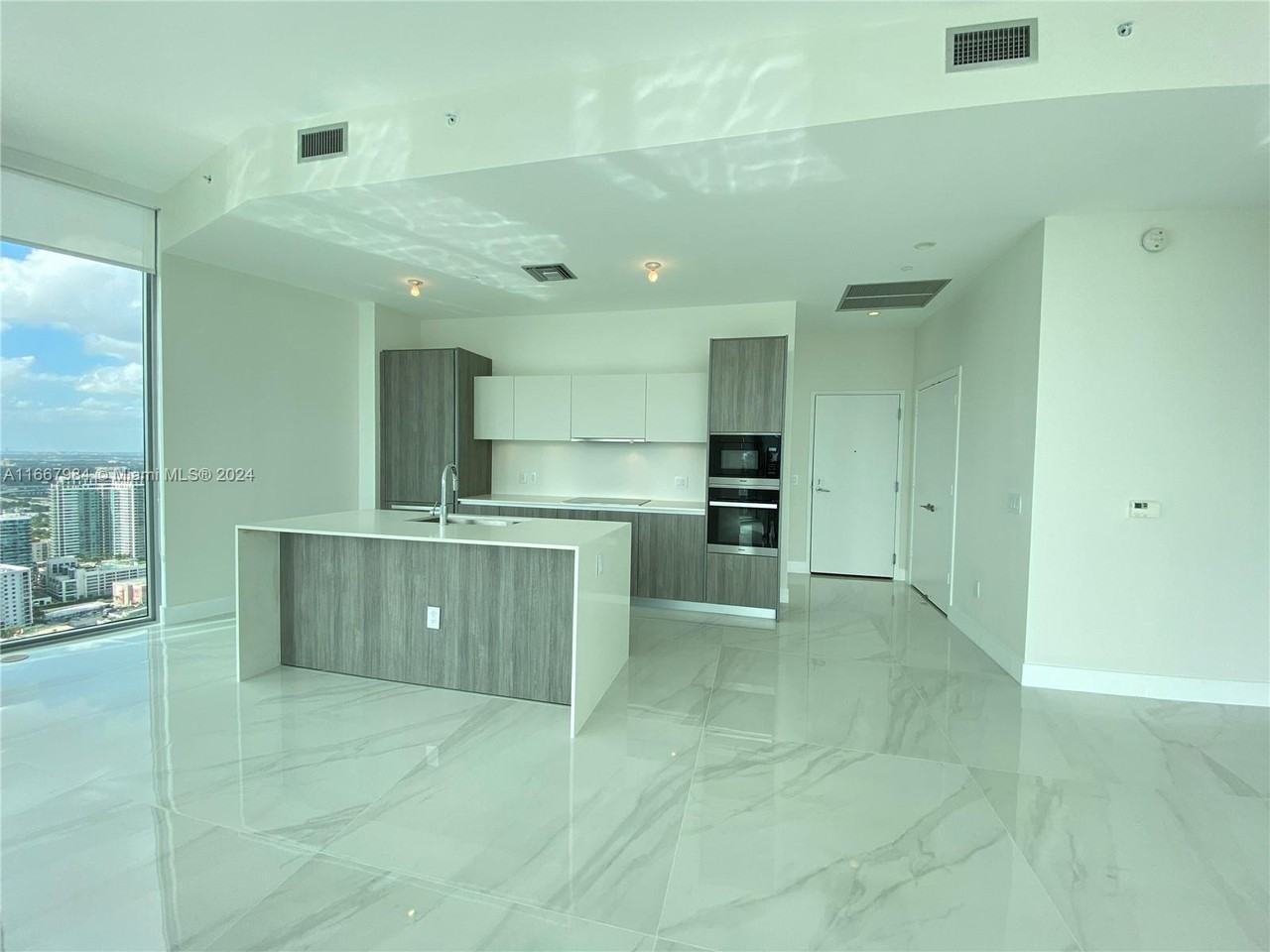 NE 29th St & Biscayne Blvd - Photo 3 of 13