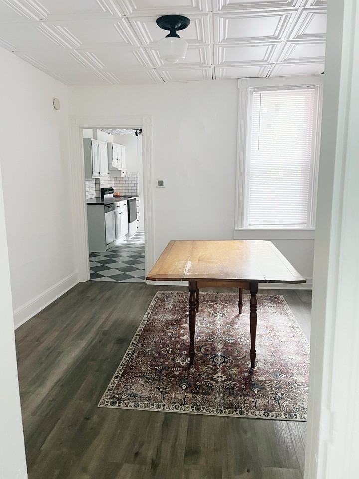 544 Locust St - Photo 3 of 19
