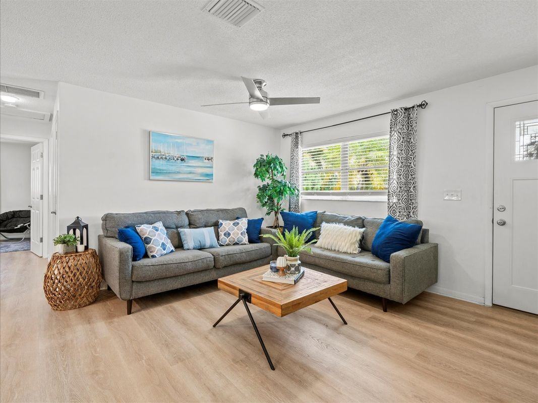 2523 Blackwood Cir - Photo 3 of 17