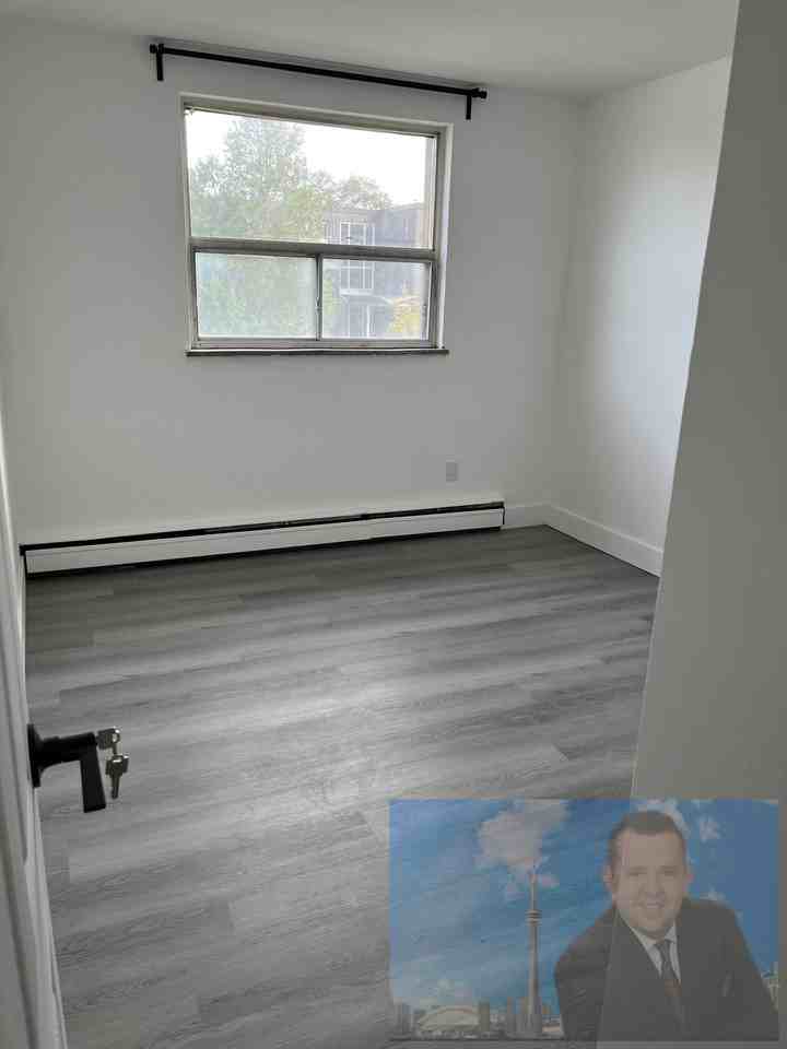 30 Torbolton Drive - Photo 3 of 8