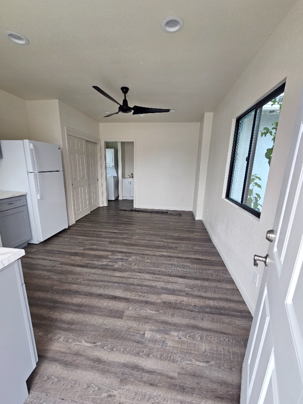 160 N Gray St #B - Photo 2 of 11