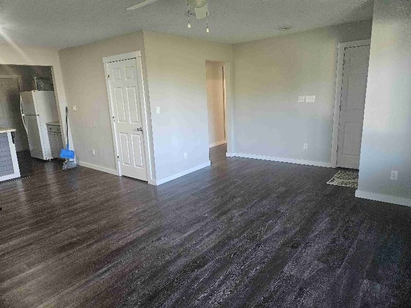 532 W North St - Photo 3 of 15