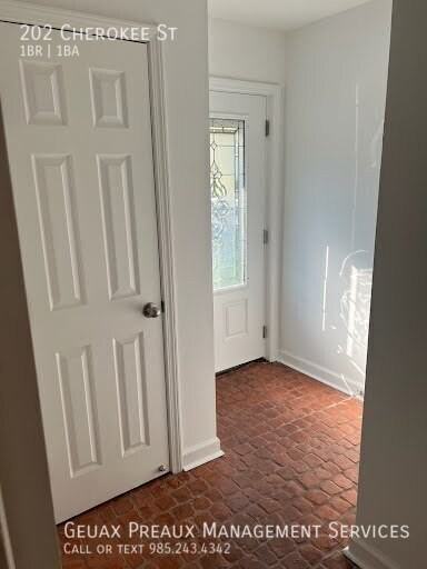 202 Cherokee St - Photo 2 of 19