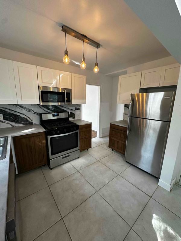 3342 Fremont Ave N #2 - Photo 4 of 17