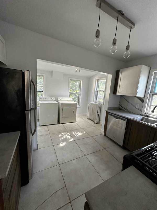 3342 Fremont Ave N #2 - Photo 5 of 17