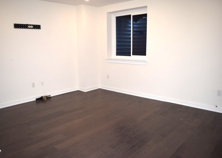 1606 Parkview Ln - Photo 3 of 9