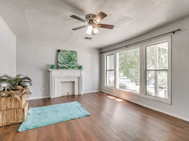 3213 Nw 43rd St - Photo 3 of 17