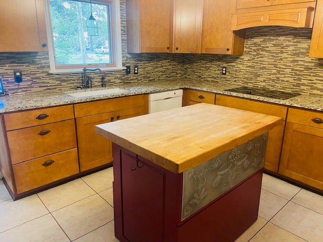 401 E 56th St - Photo 3 of 20