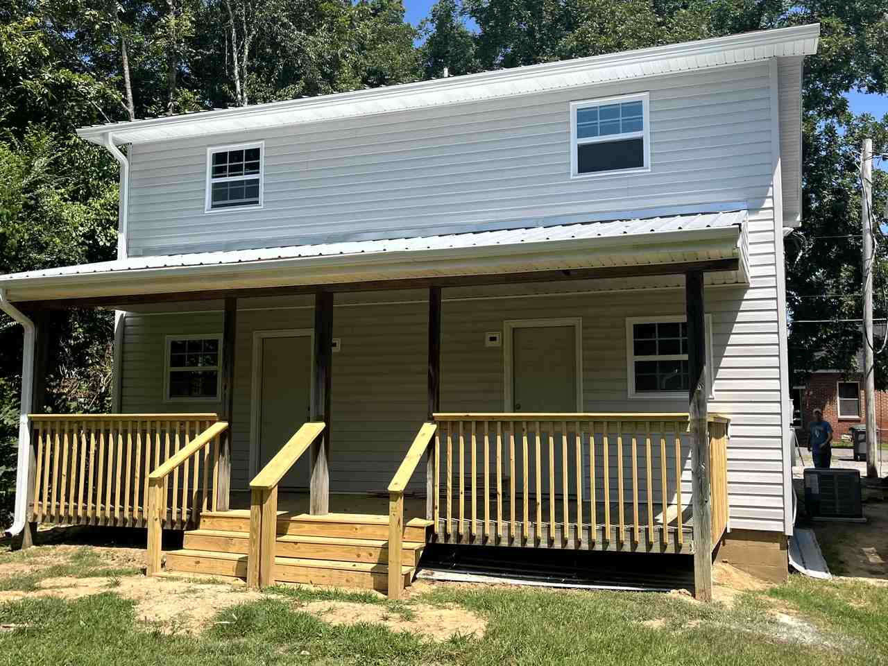 305 Holliman Street - Photo 3 of 20