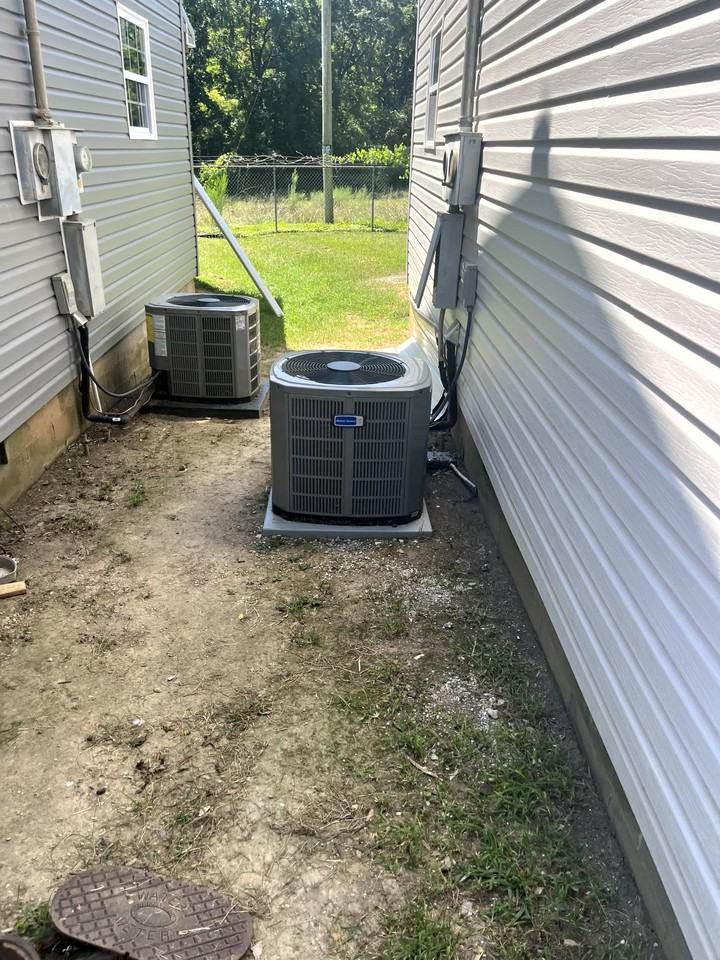 305 Holliman Street - Photo 5 of 20