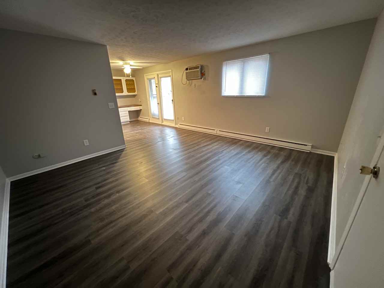 London House - Photo 4 of 15