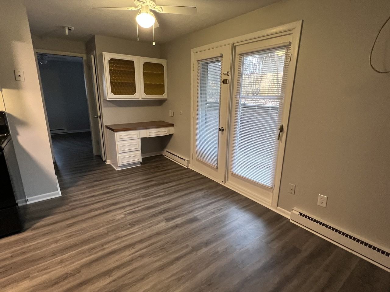 London House - Photo 7 of 15