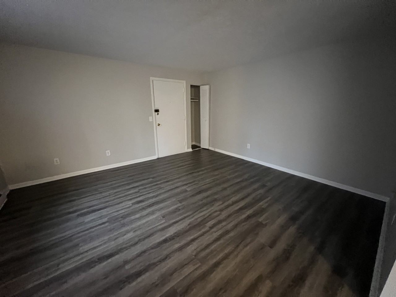 London House - Photo 6 of 15