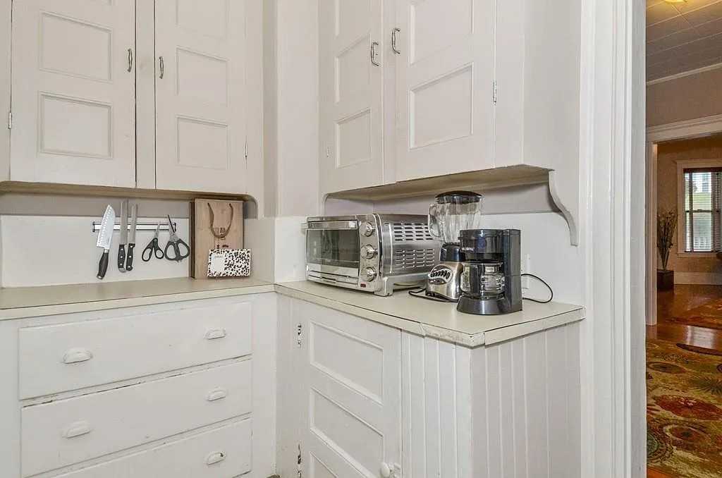 91 Essex St #91 - Photo 2 of 17