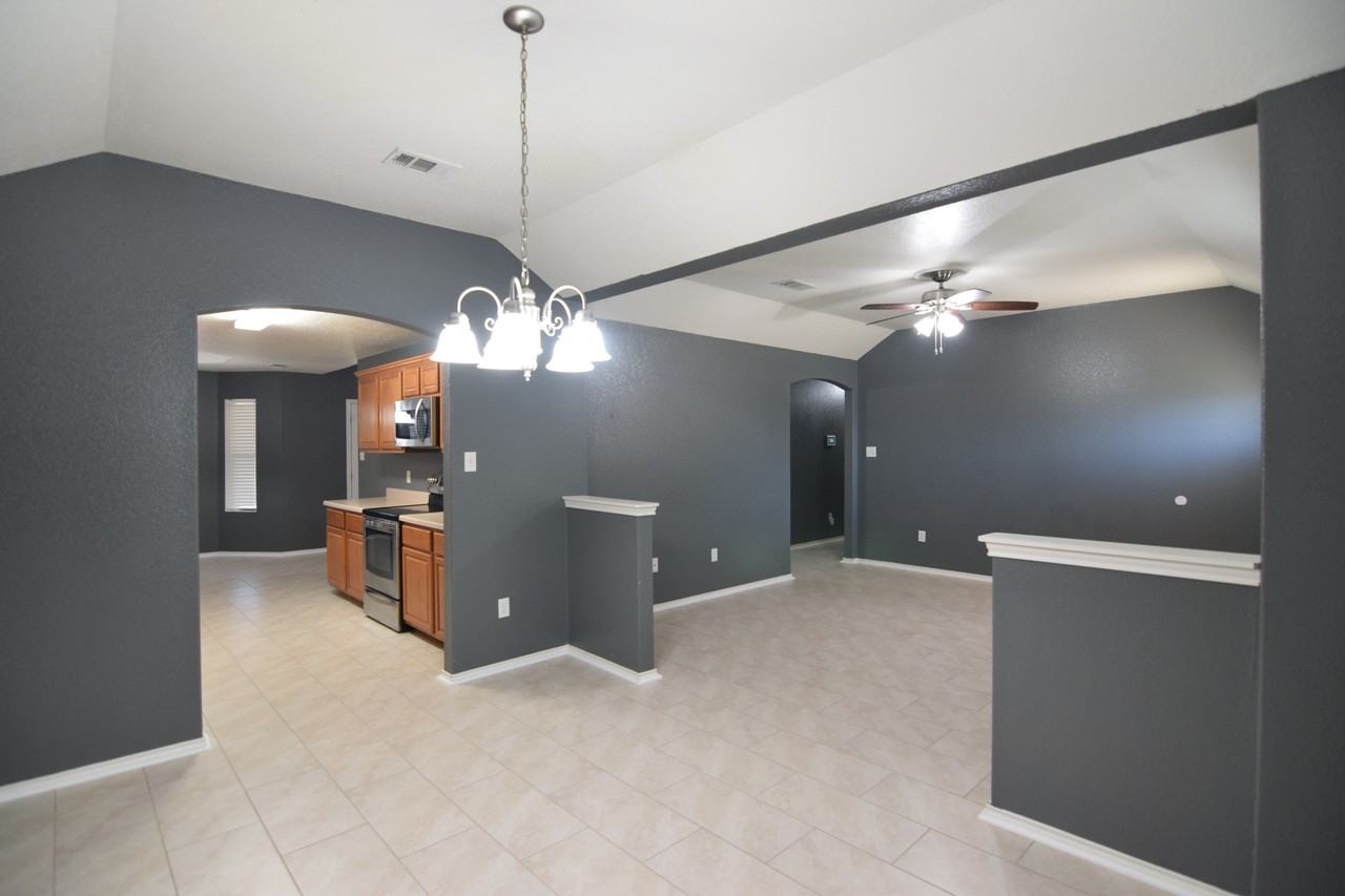 401 Dixon Dr #NA - Photo 6 of 29