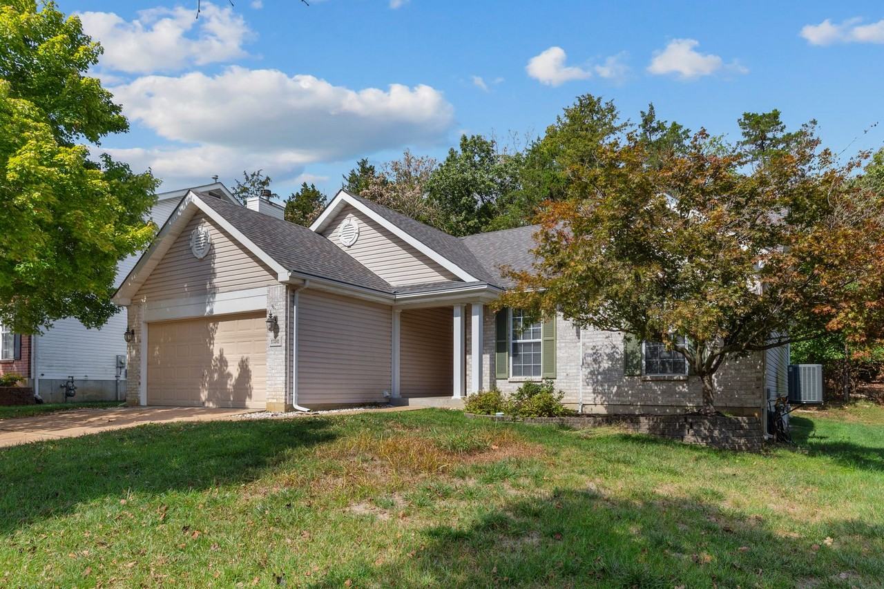 17241 Hilltop Ridge Dr - Photo 2 of 30