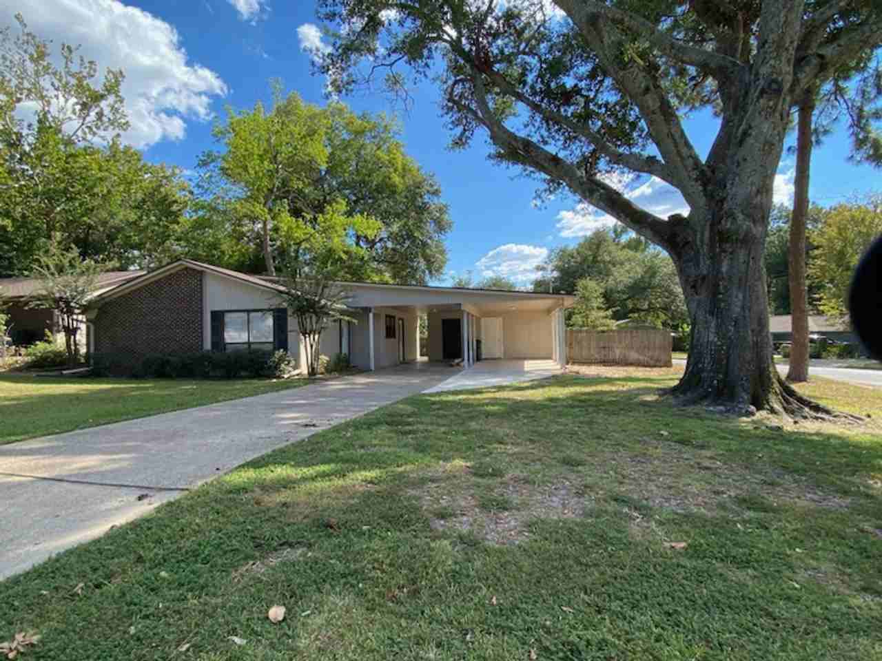 2725 Amy Ln - Photo 2 of 23