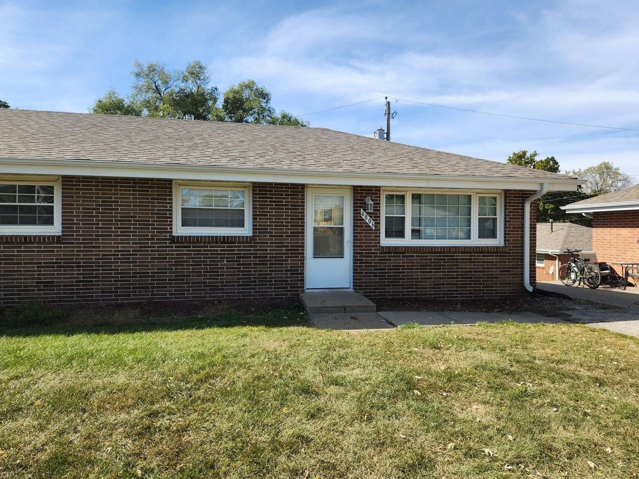 Mckinley Duplexes - Photo 2 of 18