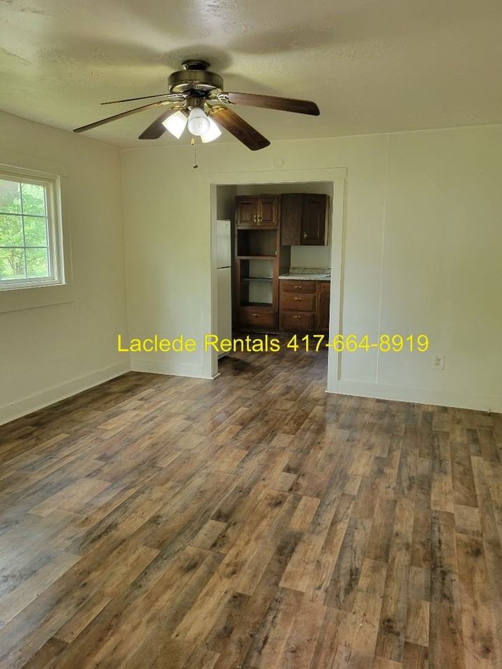 540 Center St - Photo 2 of 8