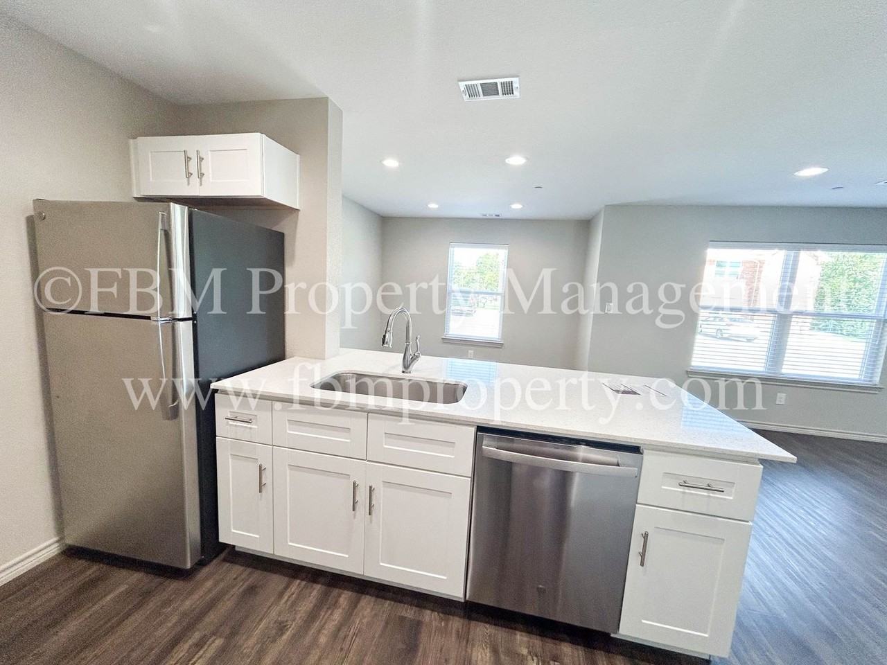 1203 N Clay St #512 - Photo 7 of 18