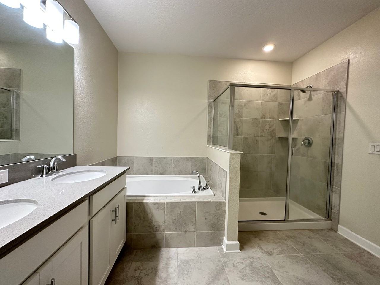 2935 Satire St - Photo 3 of 16