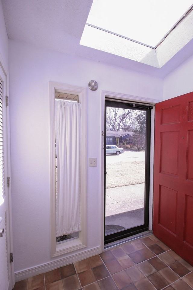 3806 S Rockford Ave #D - Photo 3 of 15