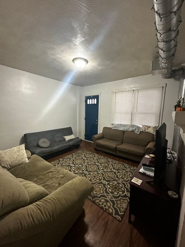 230 Chesterfield Rd - Photo 4 of 20