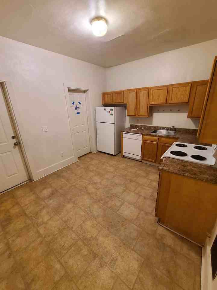 3418 Bates St - Photo 4 of 17