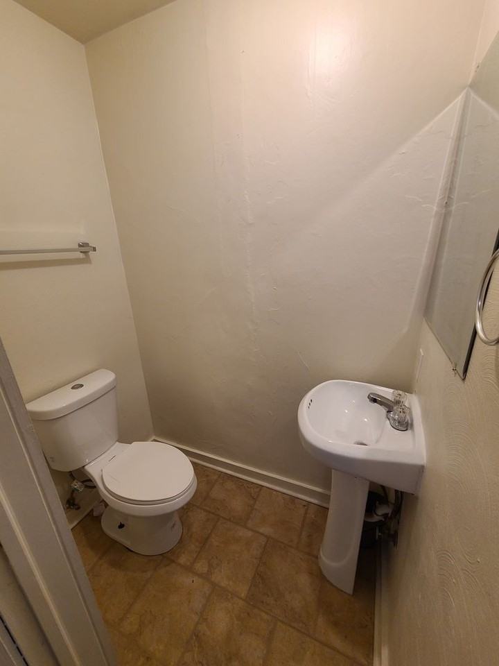 3418 Bates St - Photo 5 of 17